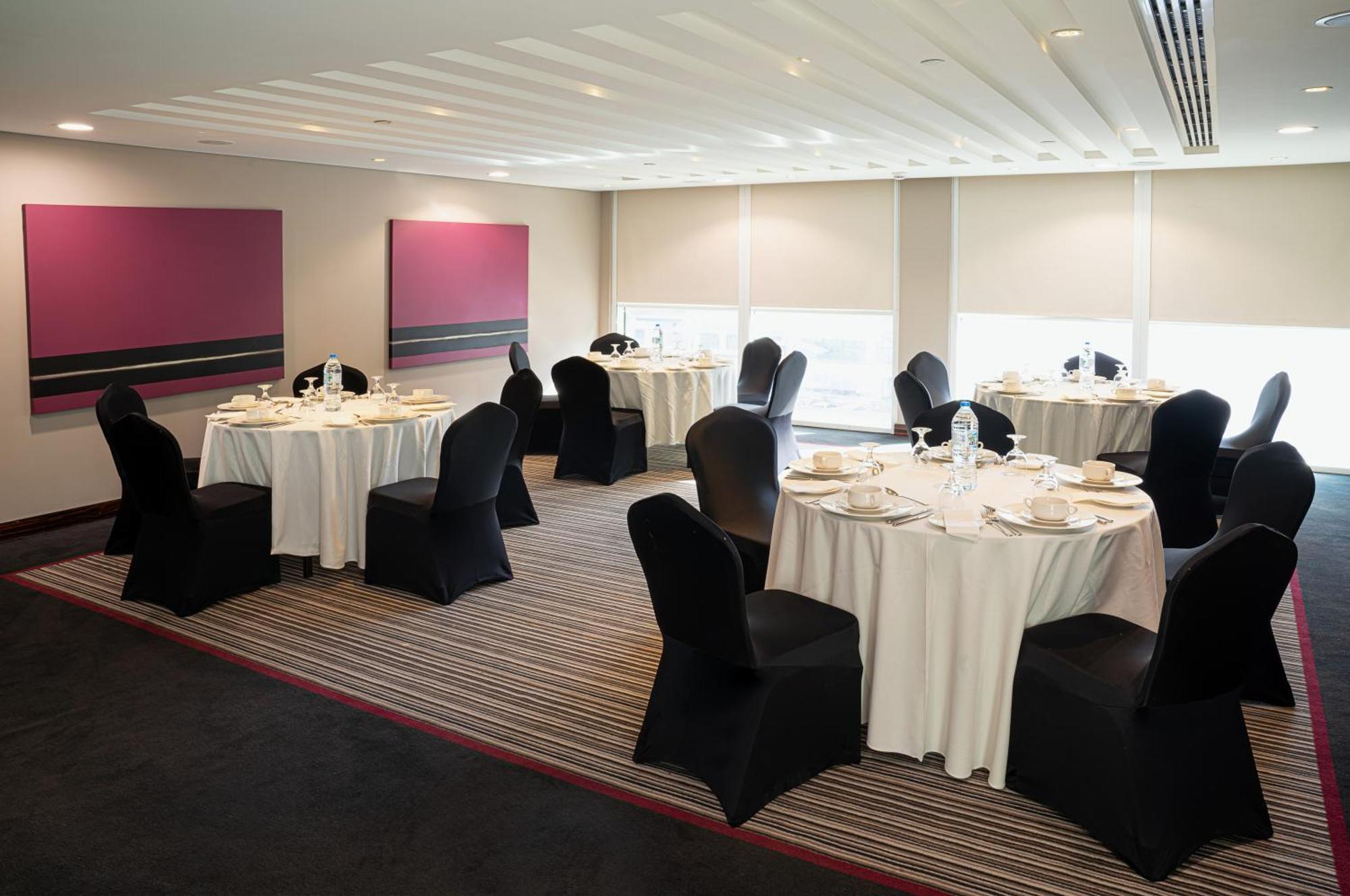Centro Al Manhal By Rotana Hotell Abu Dhabi Eksteriør bilde